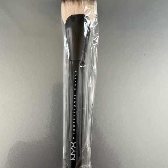 NYX Assortment of 11 Makeup Brushes NWOT - Picture 8 of 12